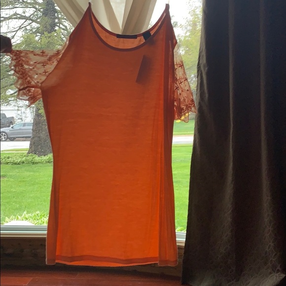 BKE Red - Picture 1 of 2